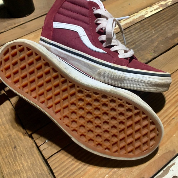 Maroon vans - Picture 3 of 4